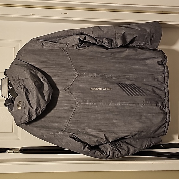 Helly Hansen ski/snowboarding jacket - Picture 2 of 9
